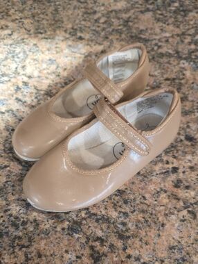 Girls TAN Tap Shoes - Revolution